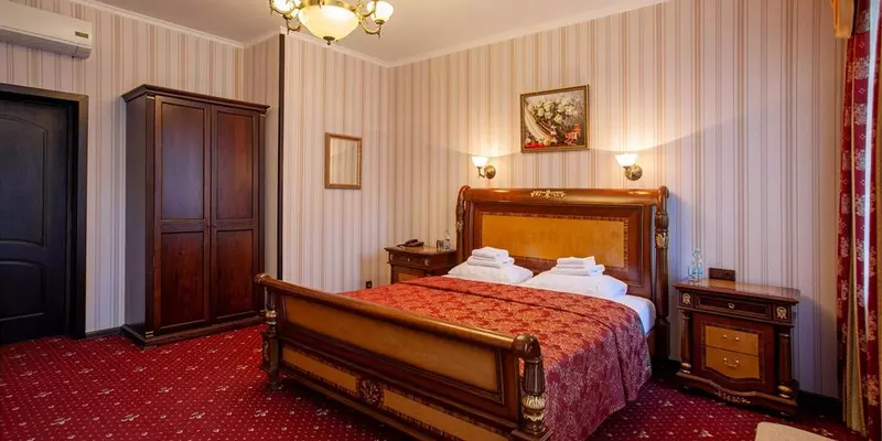 room_83fd4c62-52be-451f-97ff-cfdfa8bc6ea2.jpg