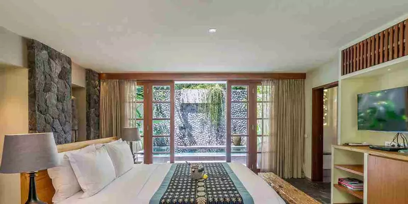 room_2aef8b73-e445-483b-9704-c8a2e348efbf