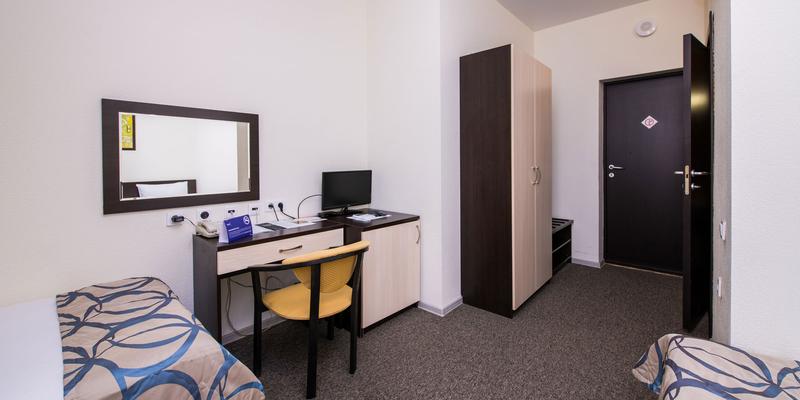 room_a7aa3e34-3a3e-4f98-977c-9084a299e2ec
