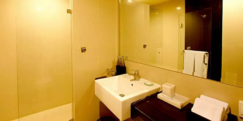 room_f7a89db8-3798-4e37-99d0-9f6169ed54f1.jpg