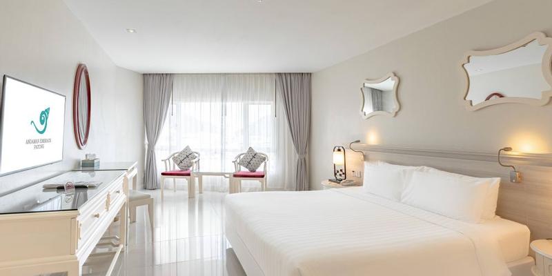 room_12198811-89d4-4f8a-9559-58657045a844