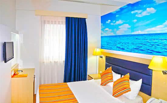 room_43c8c72e-36e2-42a7-a1c9-1604ea98b7e5