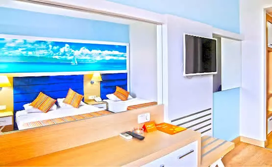 room_b53aaaf3-a1d2-4f79-9853-199baf9b7ed6