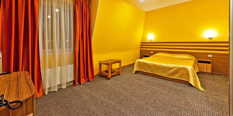 room_8617d545-cd5a-4bcf-be96-a8fc5e8cfa9f.jpg