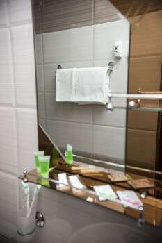 room_70989559-fcd9-46b4-aaed-ded7be7fb8a4.jpg