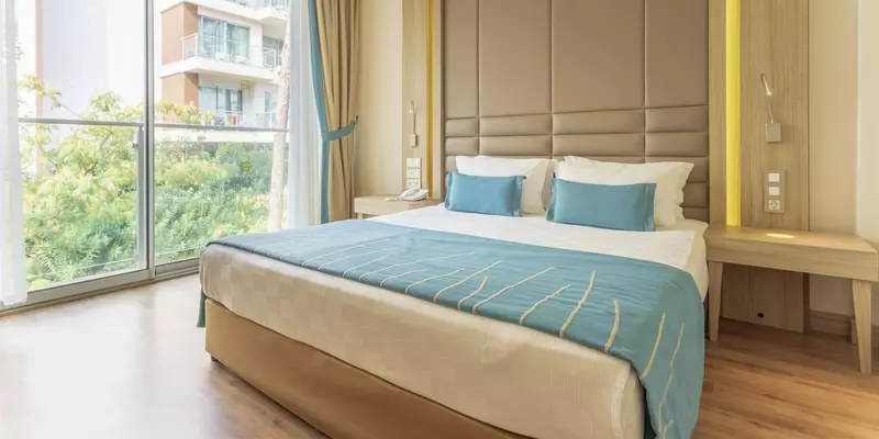 room_5d8f8aab-c90f-4f5c-afe7-3c10b751a4d3