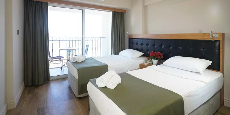 room_b468c3f6-459f-4323-9af3-1dac7e232c79