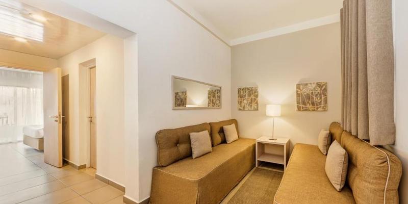 room_636a9e61-cc0a-45ed-b811-527fb4290911