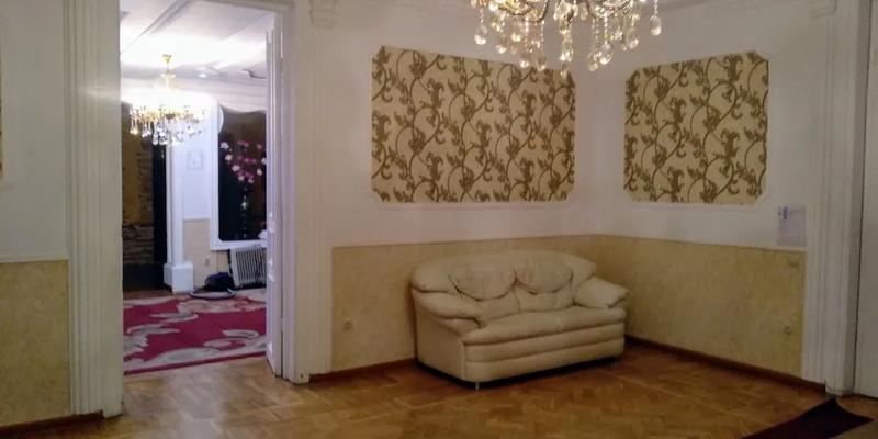 room_561bb085-abc3-4f2e-912a-5d9b25a16c7e.jpg