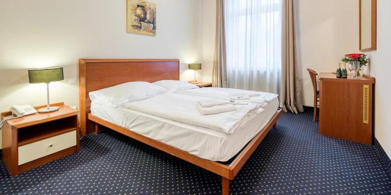 room_15bf87ea-ddbb-464f-a70c-dcf6b2e51fb2.jpg