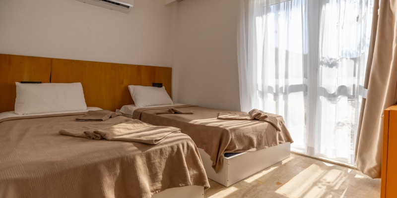 room_401e29fd-fa15-42ca-b794-d6db13ecc42f