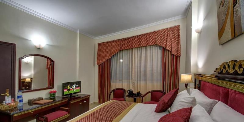 room_ea82c7c7-36f6-4ed8-bb6a-dd3a93a30f3e.jpg