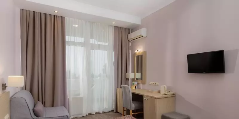 room_025ff8d5-f324-4e99-84a5-88ee9693a4ef