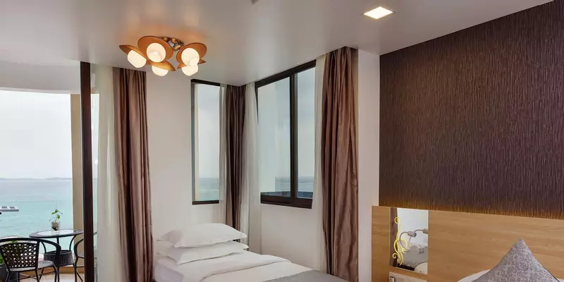 room_cbdf6f3f-8d06-4c9b-a002-43863f9c822f