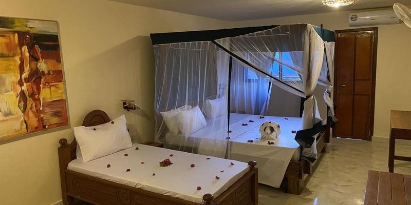 room_f0dfa04e-e0dc-49c9-ad86-6e57f10f70ed.jpg