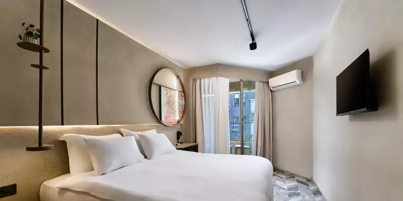 room_0c4422a9-9202-43c4-a0eb-273ba3e790e7
