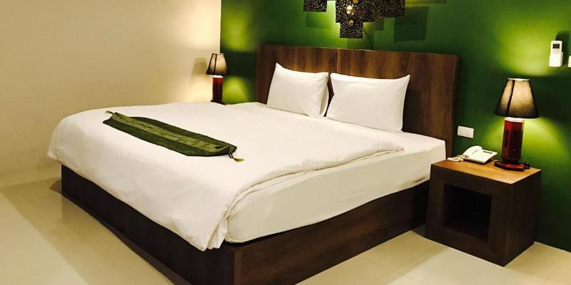 room_3c8e04b8-2e3f-4d2d-9b87-2a08d3bffc45.jpg