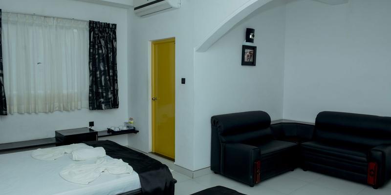 room_40b6db05-2f58-4a94-8b55-8e0117341dfd.jpg
