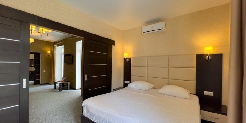 room_faaa4ffa-e91d-4794-9ed7-a0ad4097d5e2